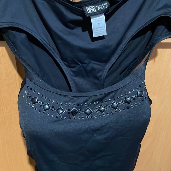 Coco Reef 2 Piece Tankini. Swimsuit 34D top M bottom - black - shirred sides - Picture 6 of 6